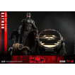 The Batman Figura Movie Masterpiece 1/6 Batman with Bat-Signal 31 cm