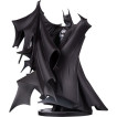 Batman Black & White Estatua Deluxe Batman by Todd McFarlane (Version 2.0) 24 cm