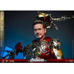 Marvel Los Vengadores Figura Movie Masterpiece Diecast 1/6 Iron Man Mark VI (2.0) with Suit-Up Gantry 32 cm